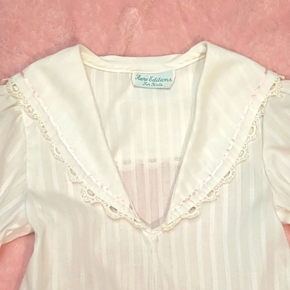 Vintage dress. Ivory with pink ribbon accent. - Picture 2 of 8